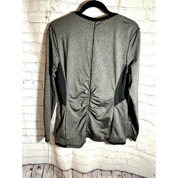 REFORMATION ACTIVE WEAT LADIES GRAY STRIPED LONG SLEEVE SHIRT (L)  ‎ WORN ONCE - Picture 3 of 3